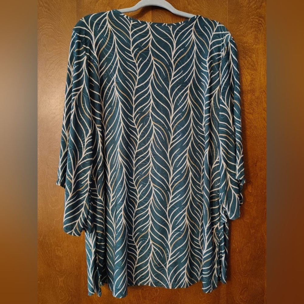 Amiana Teal and White Leaf Pattern Blouse - Picture 3 of 3